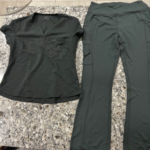 Jaanuu green scrub set (top and yoga scrub pants)